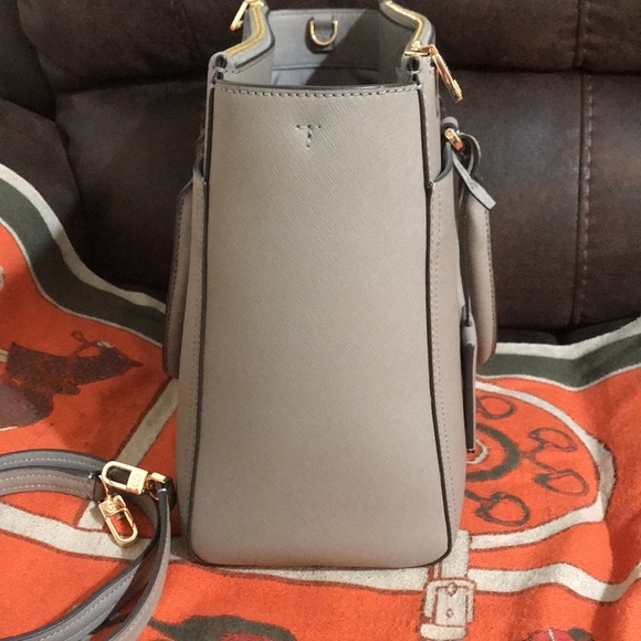 Final price…Authentic Tory burch med/large sized bag - Picture 3 of 10